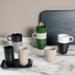 Caneca empilhável de porcelana com pequena asa superior 270 ml cor preto oitava vista
