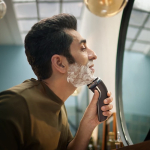 Máquina de barbear elétrica para cabelo e barba, marca Philips cor preto