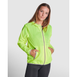 Corta-vento capuz bolso trás dobrável 60 g/m2 Roly Direct Angelo cor preto quinta vista de uso