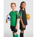 Conjunto desportivo unissexo com 2 t-shirts e calções 140 g/m2 Roly Direct Juve cor verde segunda vista de uso