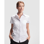 Camisa de trabalho para hotelaria, manga curta de poliéster 130 g/m2 Roly Sofia cor branco primeira vista de uso