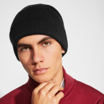 Gorro de malha acrílica com rebordo duplo inferior 320 g/m2 cor preto vista detalhe 2