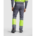 Calças de trabalho de alta visibilidade inverno 240 g/m2 Roly Soan cor cinzento topo quarta vista de uso