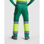Calças de trabalho, multibolsos, visibilidade 235 g/m2 Roly Enix cor verde quarta vista de uso