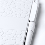 Caderno de extrato de pedra com capa dura, folhas A5 pautadas cor branco vista detalhe 2
