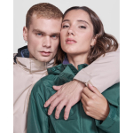 Parka de poliéster reciclado impermeável 400 g/m2 Roly Direct America cor areia terceira vista de uso