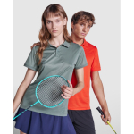 Polo técnico de manga curta, poliéster reciclado 125 g/m2 Roly Direct Tormo cor cor-de-laranja escuro terceira vista de uso