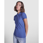 Polo slim de algodão e poliéster para mulher Roly Direct Pegaso Premium cor vermelho quarta vista de uso