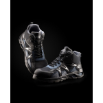 Bota de trabalho estilo desportivo com biqueira de fibra de vidro Roly cor azul-marinho quarta vista de uso