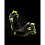 Sapatos de trabalho tipo desportivo feitos de microfibra com biqueira de fibra Roly cor amarelo fluorescente quarta vista de uso