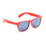 Óculos de sol em várias cores mate com lentes pretas translúcidas cor vermelho primeira vista