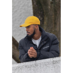 Boné de algodão reciclado, 6 painéis com fecho de velcro 190 g/m2 cor amarelo vista de ambiente 2