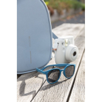 Óculos de sol retro de fibra de palha de trigo e proteção UV400 cor azul vista de ambiente