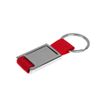Porta-chaves metálico com fita têxtil de design contemporâneo cor vermelho