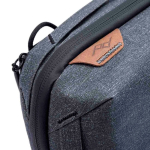 Organizador em nylon reciclado para acessórios de viagem Peak Design cor titânio
