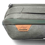 Necessaire nylon grande Peak Design impermeável e suspenso com gancho cor verde-escuro