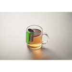 Infusor de chá feito de aço inoxidável com gancho de plástico cor verde-lima vista fotografia terceira vista
