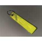 Típico porta-chaves “Remove before flight” refletor e personalizável cor amarelo fluorescente vista fotografia terceira vista
