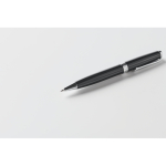 Caneta giratória de aço inoxidável reciclado em caixa, tinta azul cor preto vista fotografia quinta vista