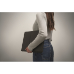 Capa para portátil multiusos com suporte e tapete para o rato 16'' cor preto vista fotografia