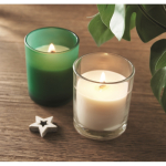 Vela de cera vegetal com aroma a baunilha e pavio de madeira cor bordeaux vista conjunto