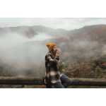 Termos de aço inoxidável reciclado com 1 copo e asa lateral 1 L cor verde-escuro vista conjunto