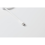 Porta-chaves com vários cabos de carga com diferentes saídas cor branco vista fotografia