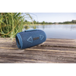 Altifalante BT 5.3 em plástico reciclado com resistência IPX4 16W cor azul vista de ambiente