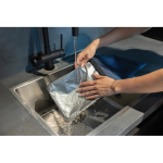 Tupperware dobrável em RPET com tamanho ajustável e fácil de limpar 4L cor azul-marinho vista de ambiente