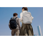 Mochila expansível em tecido reciclado com fecho Duo-Zipper 16'' cor preto vista de ambiente 2