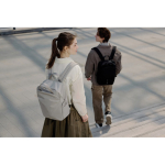 Mochila expansível em tecido reciclado com fecho Duo-Zipper 16'' cor preto vista de ambiente 3