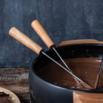 Fondue elétrica com controlo preciso e capacidade para 8 pessoas Boska cor preto