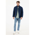 Casaco acolchoado de poliéster reciclado homem casual fit 70 g/m2 IQONIQ Maiko cor azul-marinho vista com modelo