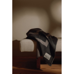 Manta elegante em poliéster reciclado com toque suave e quente 260 g/m2 cor cinzento vista de ambiente