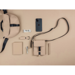 Saco tiracolo urbano em material reciclado com alça ajustável cor marfim vista de ambiente 4