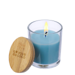 Vela com aroma a baunilha em frasco de vidro com tampa de bambu cor azul-claro vista principal