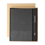 Caderno A5 com efeito de camurça na parte superior e caneta tinta azul cor preto primeira vista