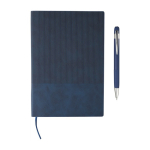 Caderno A5 com efeito de camurça na parte superior e caneta tinta azul terceira vista