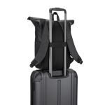 Mochila roll top de viagem em poliéster reciclado impermeável 14'' cor preto quinta vista