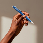 Caneta elegante de mecanismo giratório com tinta azul cor azul sexta vista