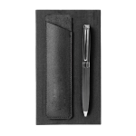 Caneta de metal com estojo elegante de couro sintético, tinta azul cor preto vista detalhe 2