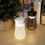 Candeeiro com design de metal e pega de PU na parte superior vista de ambiente