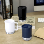 Copo térmico de parede dupla para levar com doseador 380 ml vista de ambiente