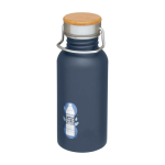 Garrafa de aço inoxidável de parede simples e tampa com bambu 550 ml cor ciano vista impressão tampografia