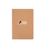 Caderno de papel kraft com lombada cosida visível, folhas A5 pautadas vista principal