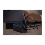 Powerbank de alumínio reciclado ideal para portátil 20 000 mAh cor preto imagem de estilo de vida