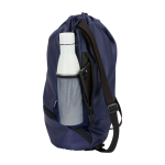Saco desportivo tecido reciclado impermeável e bolso para calçado 18 L cor azul-marinho vista lateral