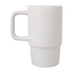 Caneca de cerâmica com tampa de plástico e asa grande 450 ml cor branco segunda vista com lateral