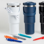 Caneta de ABS reciclado com mecanismo de botão, tinta azul