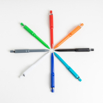 Caneta de ABS reciclado com mecanismo de botão, tinta azul